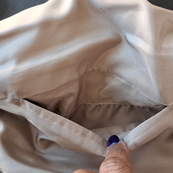 100% Silk Jogging Set - Picture 7 of 11